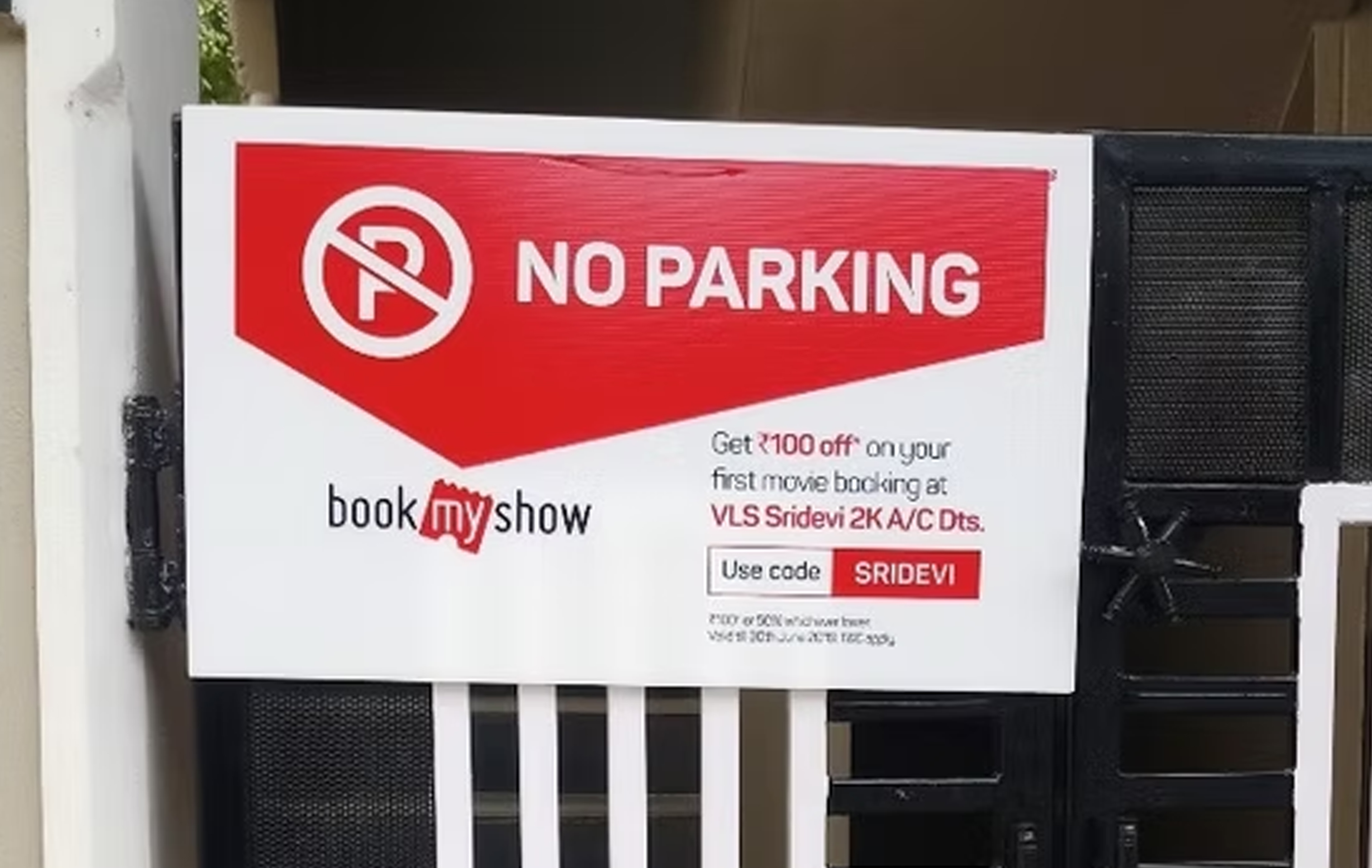 no-parking-board-advertising